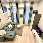 דירה Glam With Gallery